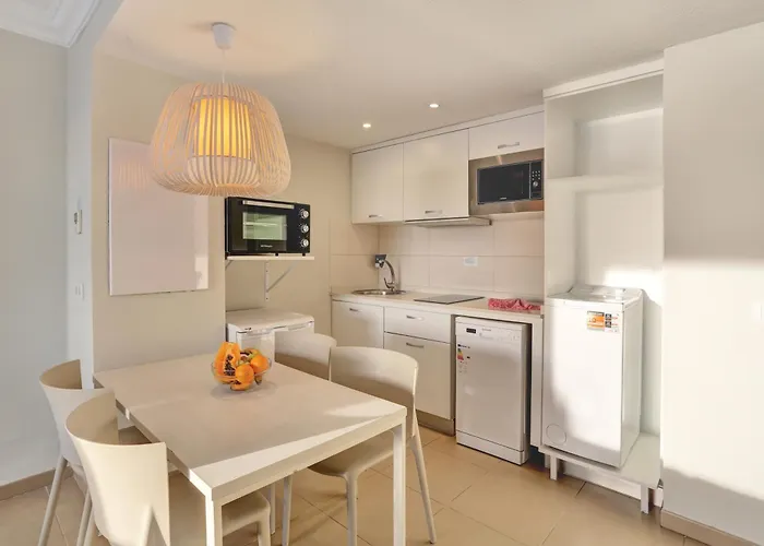 Playa Flamingo Bellavista * بلايا بلانكا